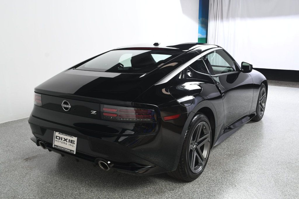 Nissan Z photo 9