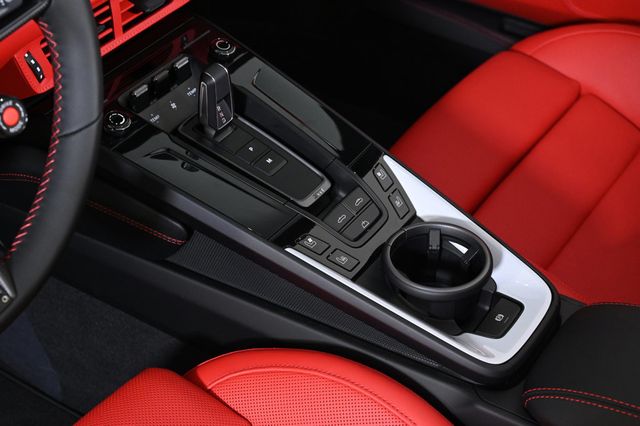 2026 Porsche 911 Carrera 4 GTS - 22929095 - 16