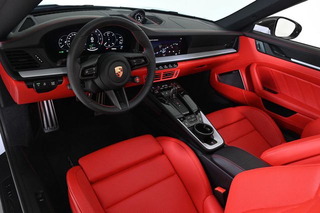 2026 Porsche 911 Carrera 4 GTS - 22929095 - 3