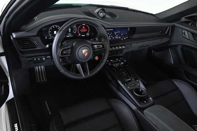 2026 Porsche 911 Carrera 4 GTS - 22966379 - 3