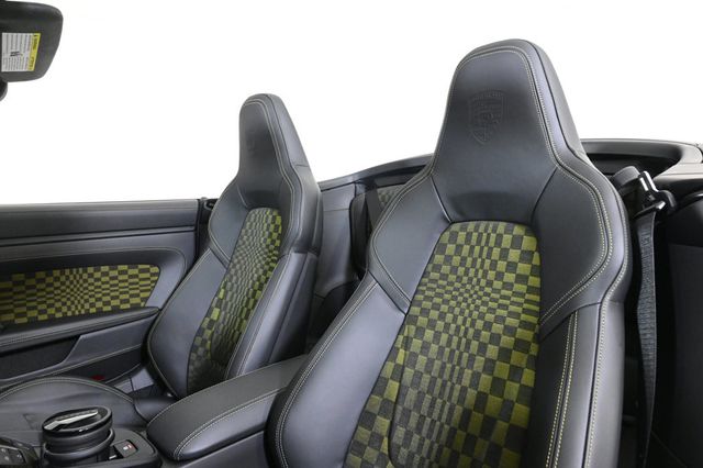 2026 Porsche 911 Carrera 4 GTS - 22982189 - 4