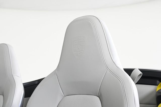 2026 Porsche 911 Carrera 4 GTS Cabriolet - 23100551 - 19