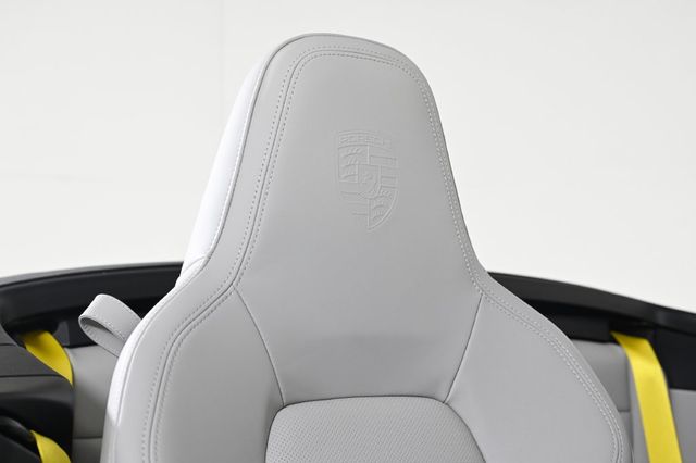 2026 Porsche 911 Carrera 4 GTS Cabriolet - 23100551 - 20