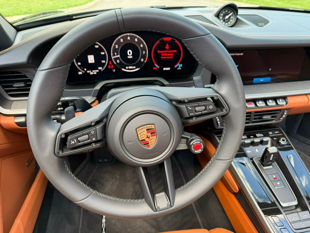 2026 Porsche 911 Carrera Cabriolet, RS Spyder Wheels, Sport Exhaust, Sport Chrono - 23041986 - 32