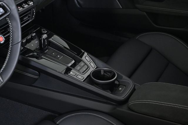 2026 Porsche 911 Carrera GTS - 22966379 - 15