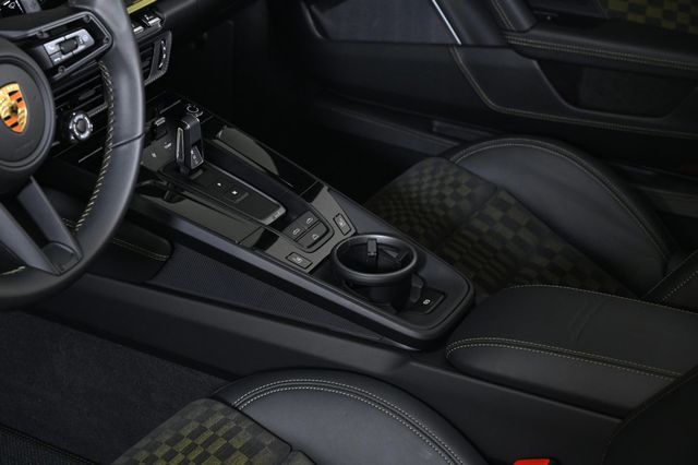 2026 Porsche 911 Carrera GTS - 22976771 - 15