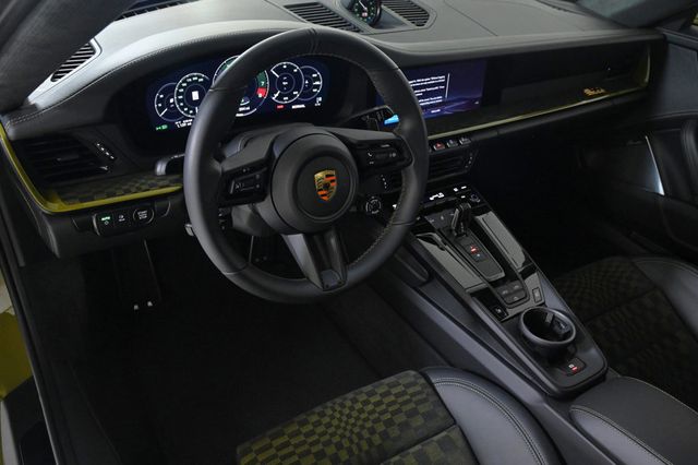 2026 Porsche 911 Carrera GTS - 22976771 - 3