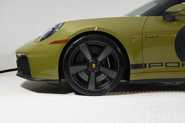 2026 Porsche 911 Carrera GTS - 22982189 - 28