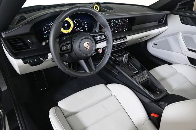 2026 Porsche 911 Carrera GTS - 23028077 - 3