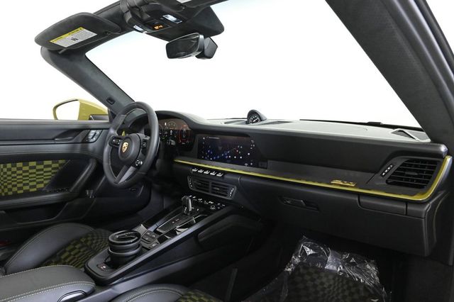 2026 Porsche 911 Carrera GTS - 23058158 - 16