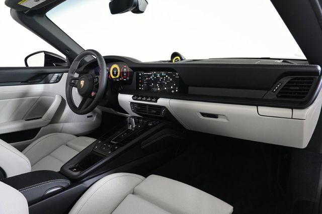 2026 Porsche 911 Carrera GTS - 23084558 - 16