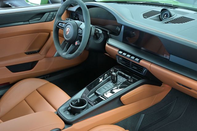 2026 Porsche 911 Carrera GTS Coupe - 22987541 - 38