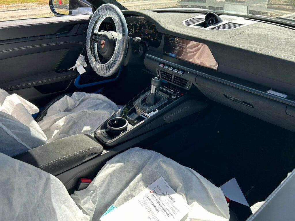 2026 Porsche 911 GT3 Weissach - 23011048 - 16