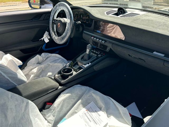 2026 Porsche 911 GT3 Weissach - 23011048 - 16