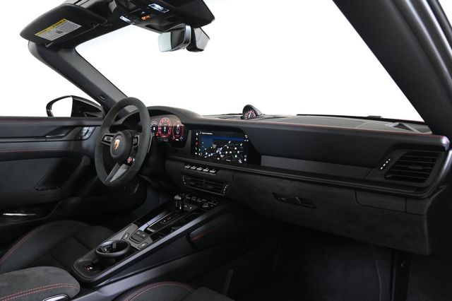 2026 Porsche 911 Targa 4 GTS - 22913775 - 16