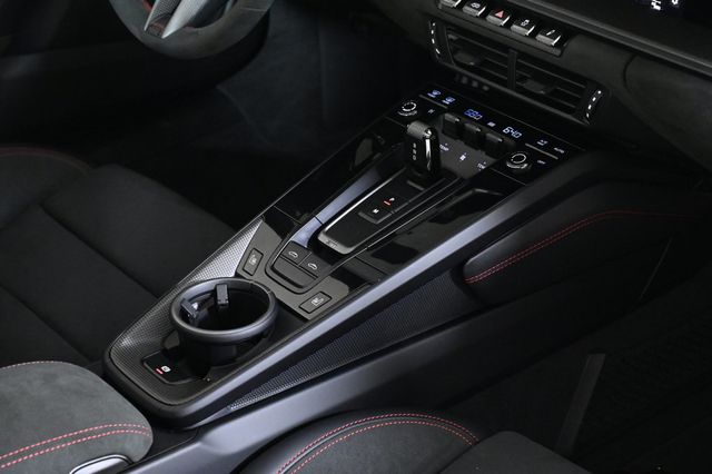 2026 Porsche 911 Targa 4 GTS - 22913775 - 27