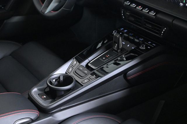 2026 Porsche 911 Targa 4 GTS - 23001634 - 25