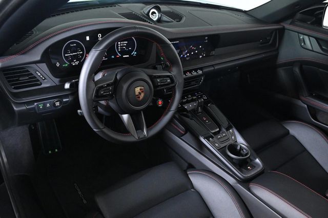2026 Porsche 911 Targa 4 GTS - 23001634 - 3