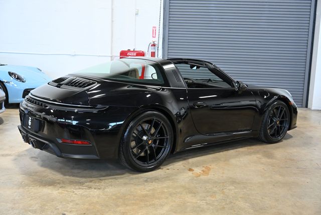 2026 Porsche 911 Targa 4 GTS - 22980345 - 15