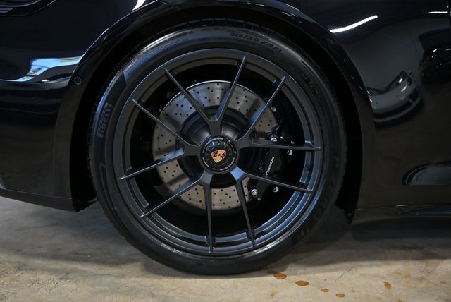 2026 Porsche 911 Targa 4 GTS - 22980345 - 16