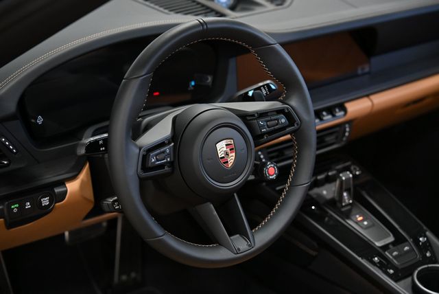 2026 Porsche 911 Targa 4 GTS - 22980345 - 23