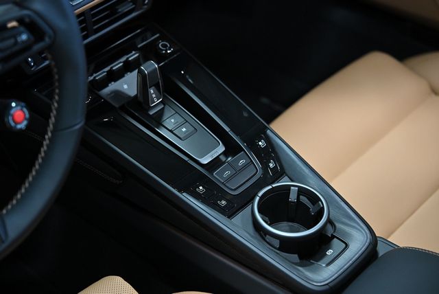 2026 Porsche 911 Targa 4 GTS - 22980345 - 28