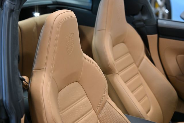 2026 Porsche 911 Targa 4 GTS - 22980345 - 32