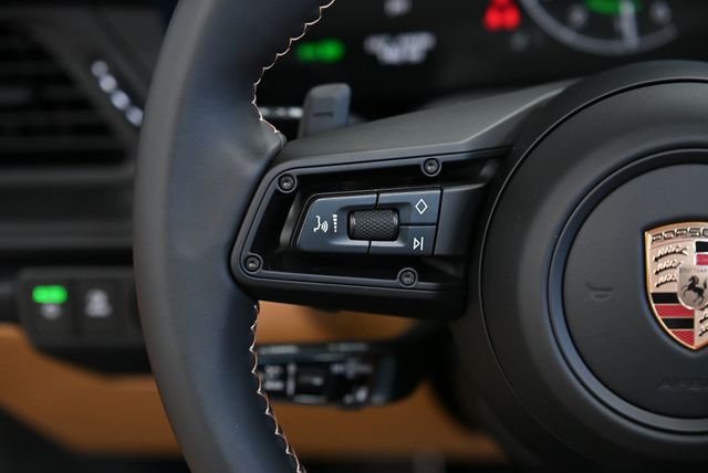 2026 Porsche 911 Targa 4 GTS - 22980345 - 39
