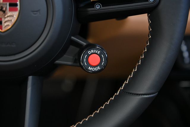 2026 Porsche 911 Targa 4 GTS - 22980345 - 40