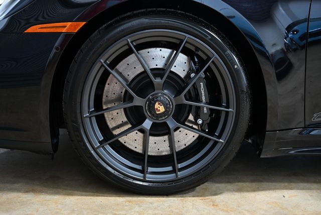 2026 Porsche 911 Targa 4 GTS - 22980345 - 8