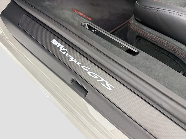 2026 Porsche 911 Targa 4 GTS - 23042601 - 15