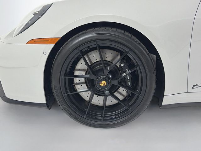 2026 Porsche 911 Targa 4 GTS - 23042601 - 35