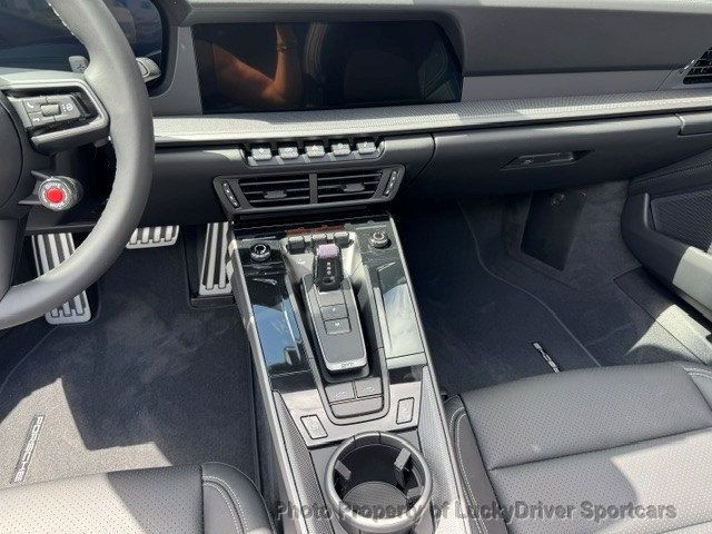 2026 Porsche 911 Targa 4S - 23030671 - 24