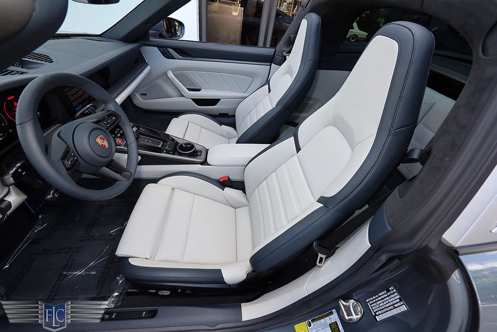 2026 Porsche 911 Targa 4S - 22995044 - 12