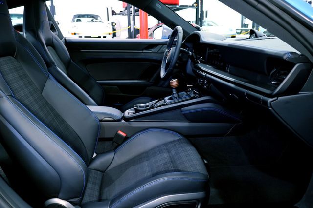 2026 Porsche 911 CARRERA T - 6sp Paint to Sample...105 Miles...6SP, AEROKIT  - 22982763 - 24