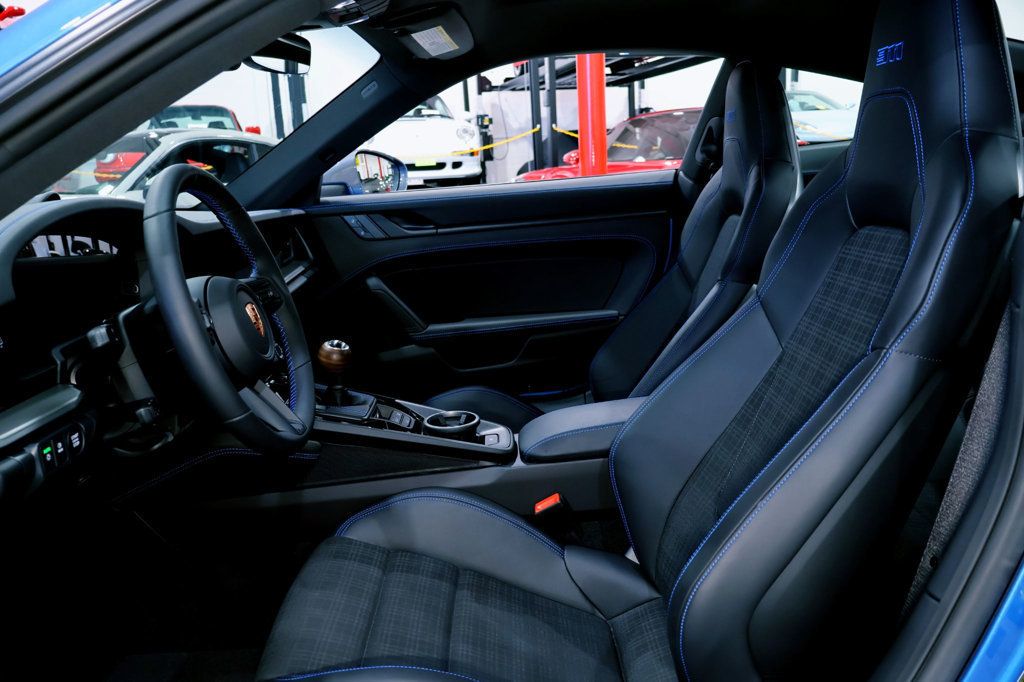 2026 Porsche 911 CARRERA T - 6sp Paint to Sample...105 Miles...6SP, AEROKIT  - 22982763 - 25