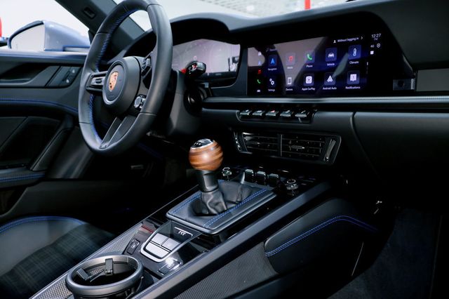 2026 Porsche 911 CARRERA T - 6sp Paint to Sample...105 Miles...6SP, AEROKIT  - 22982763 - 33