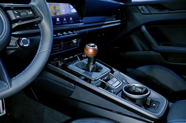 2026 Porsche 911 CARRERA T - 6sp Paint to Sample...48 Miles...6SP, AEROKIT  - 22982763 - 32