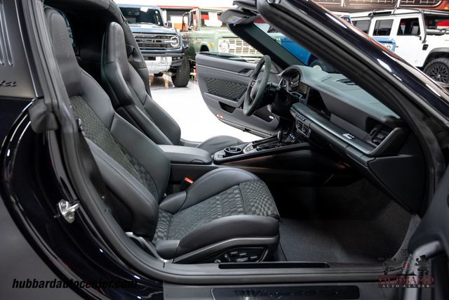 2026 Porsche 911 Targa 4 GTS  - 22989328 - 23