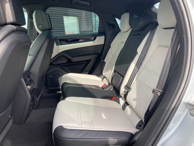 2026 Porsche Cayenne Coupe AWD - 22952651 - 13