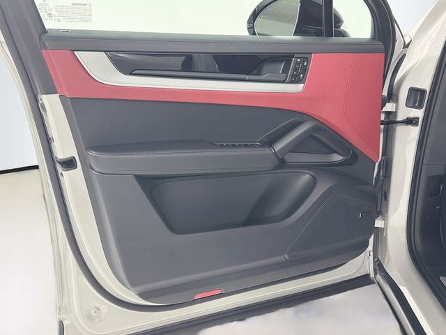 2026 Porsche Cayenne E-Hybrid AWD - 23087827 - 10