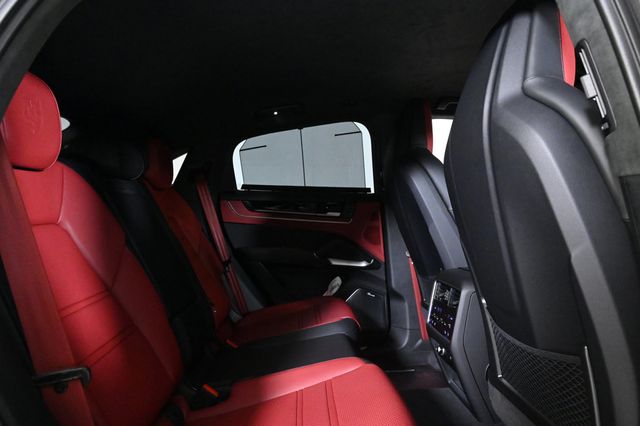 2026 Porsche Cayenne Coupe Turbo GT - 22982831 - 19