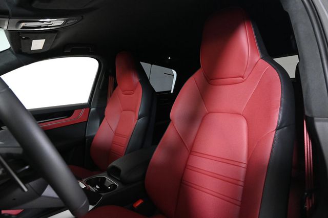 2026 Porsche Cayenne Coupe Turbo GT - 22982831 - 4