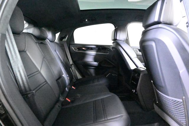 2026 Porsche Cayenne E-Hybrid Coupe Turbo - 23014526 - 18