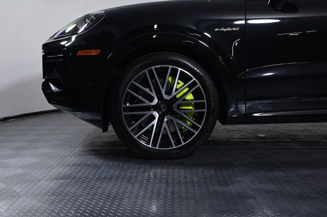 2026 Porsche Cayenne E-Hybrid Coupe Turbo - 23014526 - 26