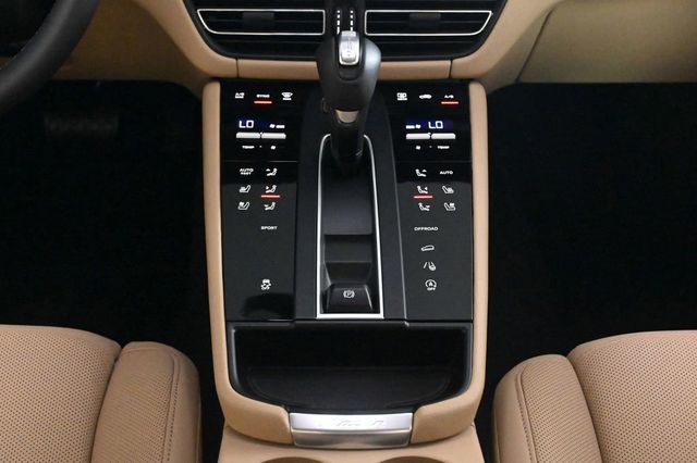2026 Porsche Macan  - 23034292 - 14