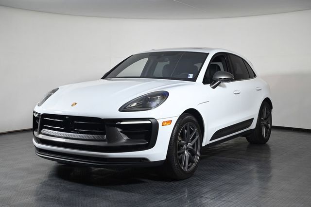 2026 Porsche Macan T - 23035257 - 0