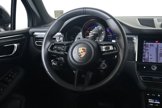 2026 Porsche Macan T - 23035257 - 11