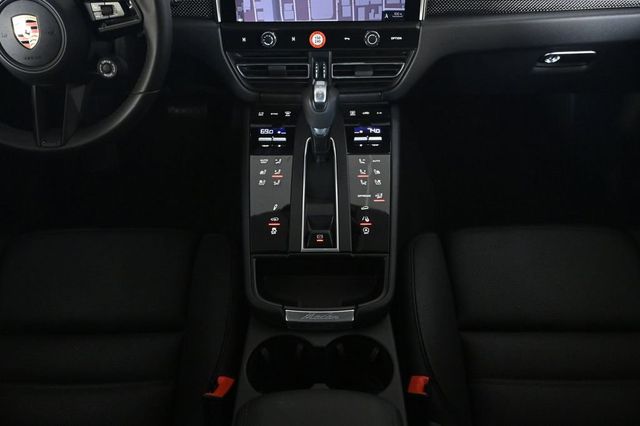 2026 Porsche Macan T - 23035257 - 15