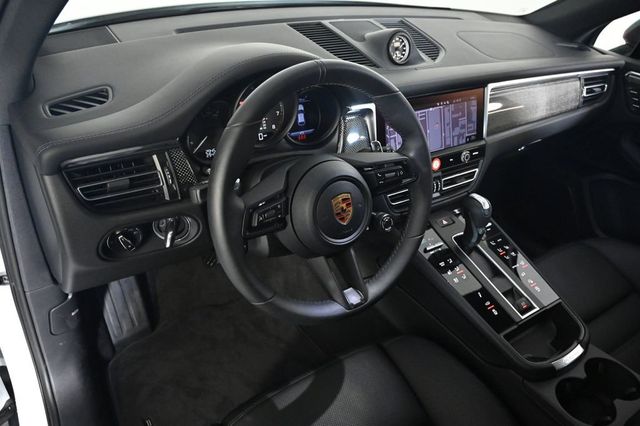 2026 Porsche Macan T - 23035257 - 3